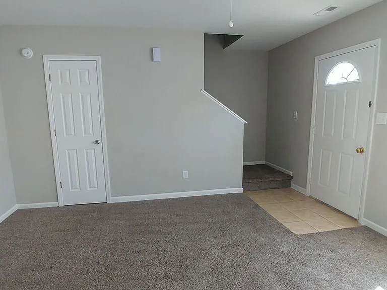 87 Century Ct — Photo 3