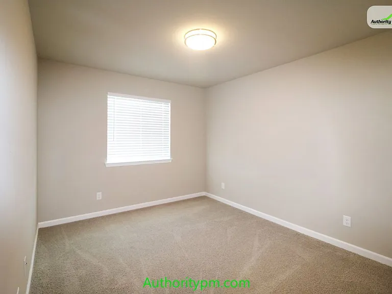 844 Mission De Oro Dr #B — Photo 15