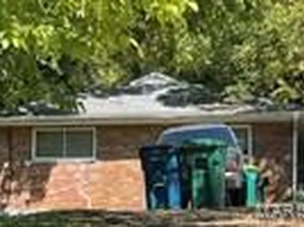 243 Chambers Rd, Saint Louis, MO 63137