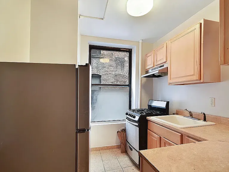 424 Amsterdam Ave #3N — Photo 8