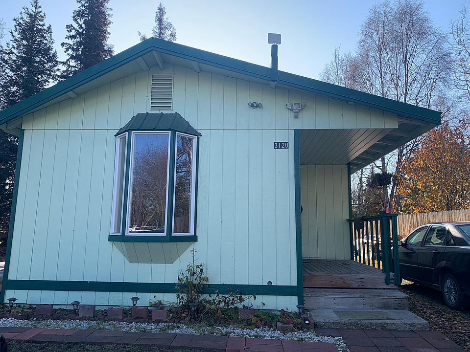 Cute, clean and ready for a quiet, responsible tenant to call home. The perfect spot for U-MED health care professional or student.