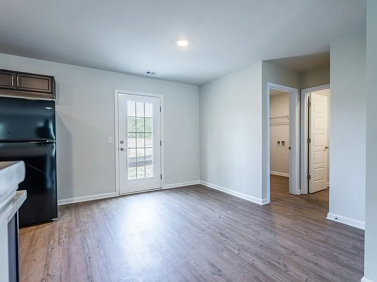105 Cottage Way — Photo 46