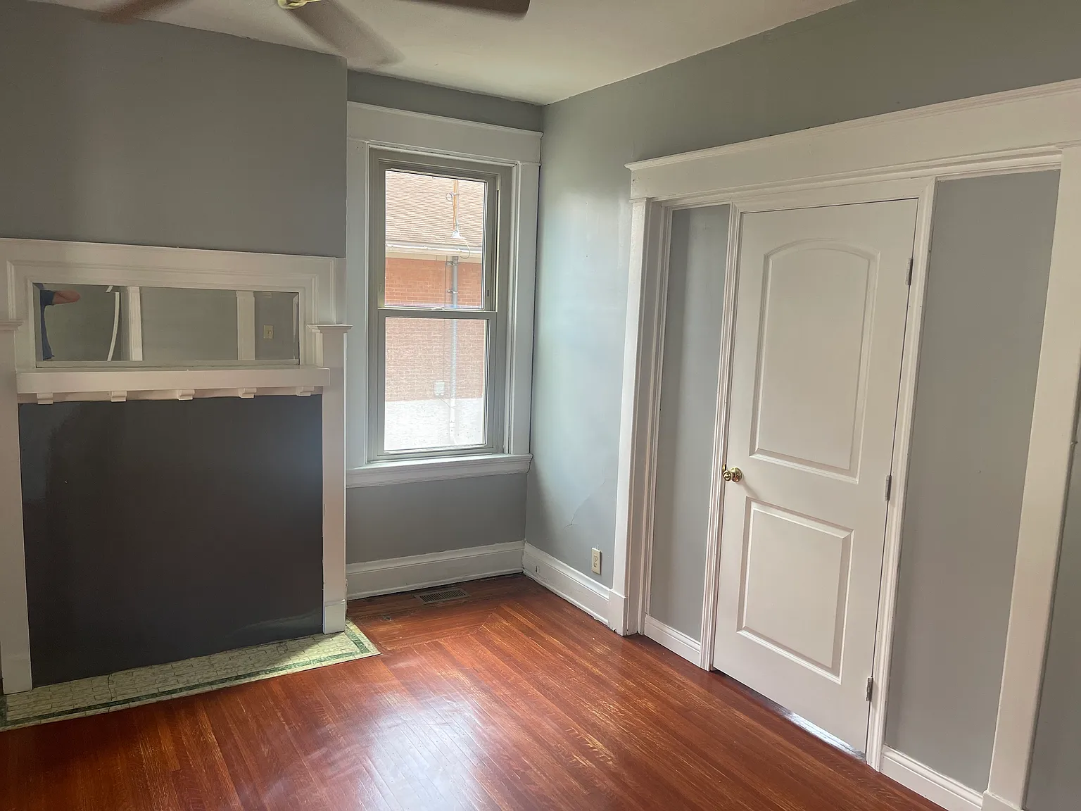 6 bed, 2554 sqft, $3,495 — Photo 4