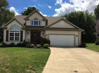 23233 Bridgeport Dr, North Olmsted, OH 44070