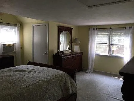 Master bedroom - upstairs