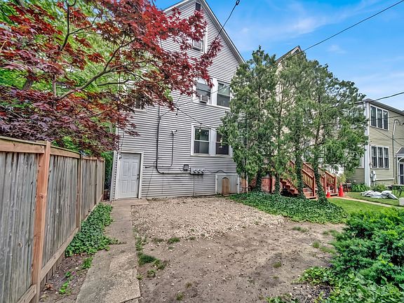 4th image of 2026 Maple Ave #C