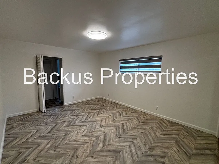 681 Alice St — Photo 18