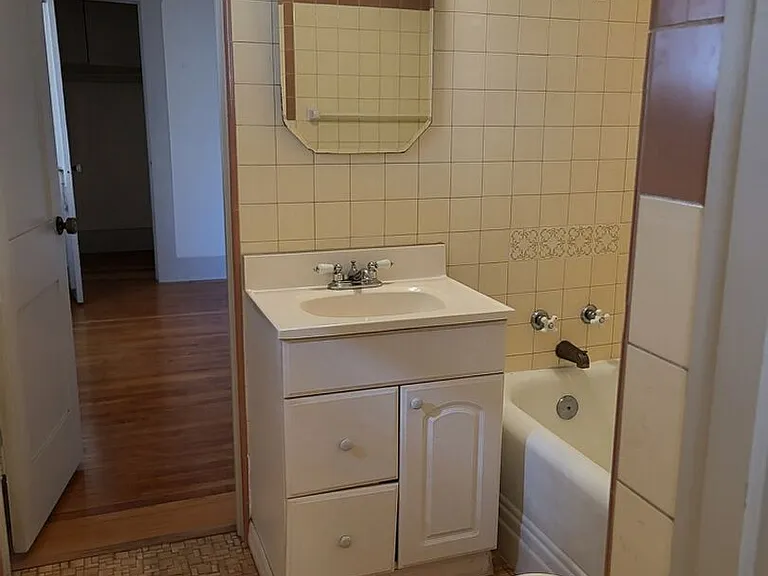 2123 Pine St — Photo 11