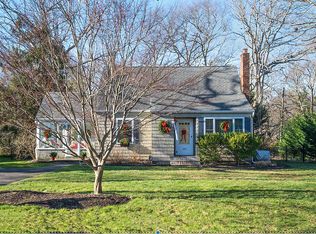 160 Garfield Ave, Sayville, NY 11782