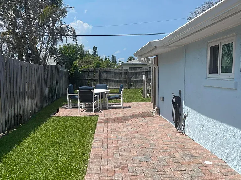 230 Avenida Central — Photo 15