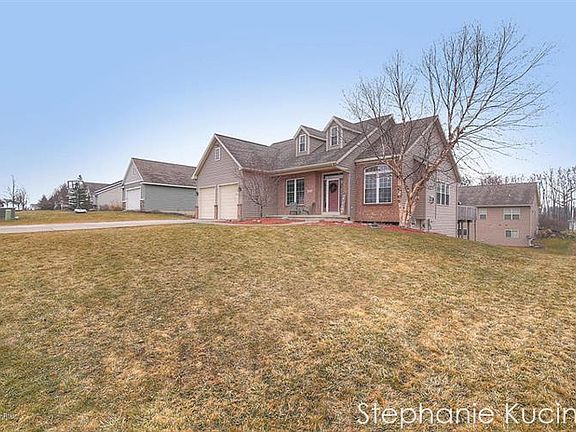 3rd image of 3275 Deep Rose Dr