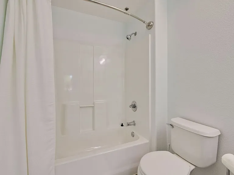 453 E Okeefe St #307 — Photo 40