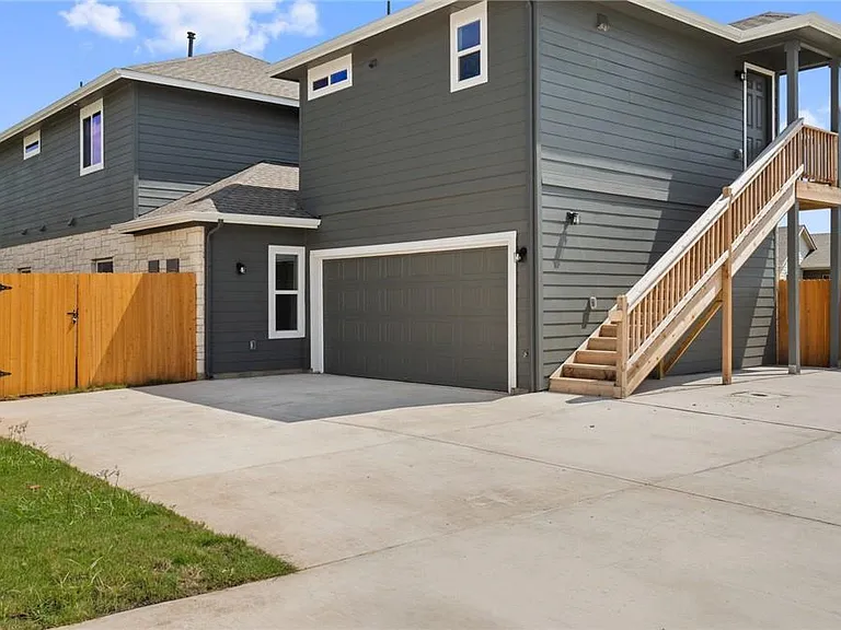 7812 Hillock Ter #B — Photo 5