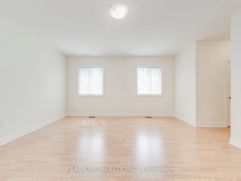 134 Goodwin Cres — Photo 25