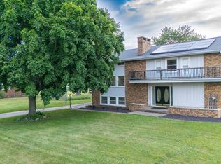 2810 Deveron Cir, Pekin, IL 61554
