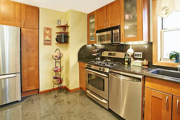 Sold by Calabrese Real Estate | media 33