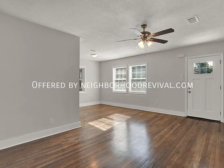77 N Greer St — Photo 15