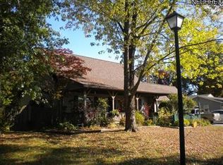 432 S Colonial Dr, Cortland, OH