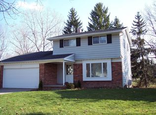 1321 Ramblewood Dr, East Lansing, MI 48823