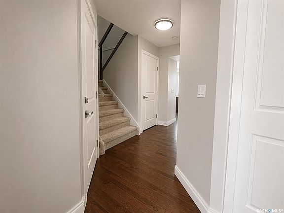 2nd image of UNIT 405-455 Rempel LANE