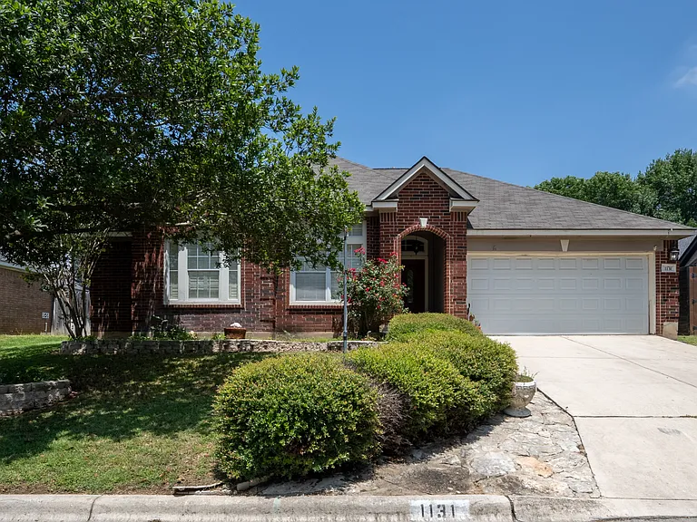 1131 River Rock — Photo 3