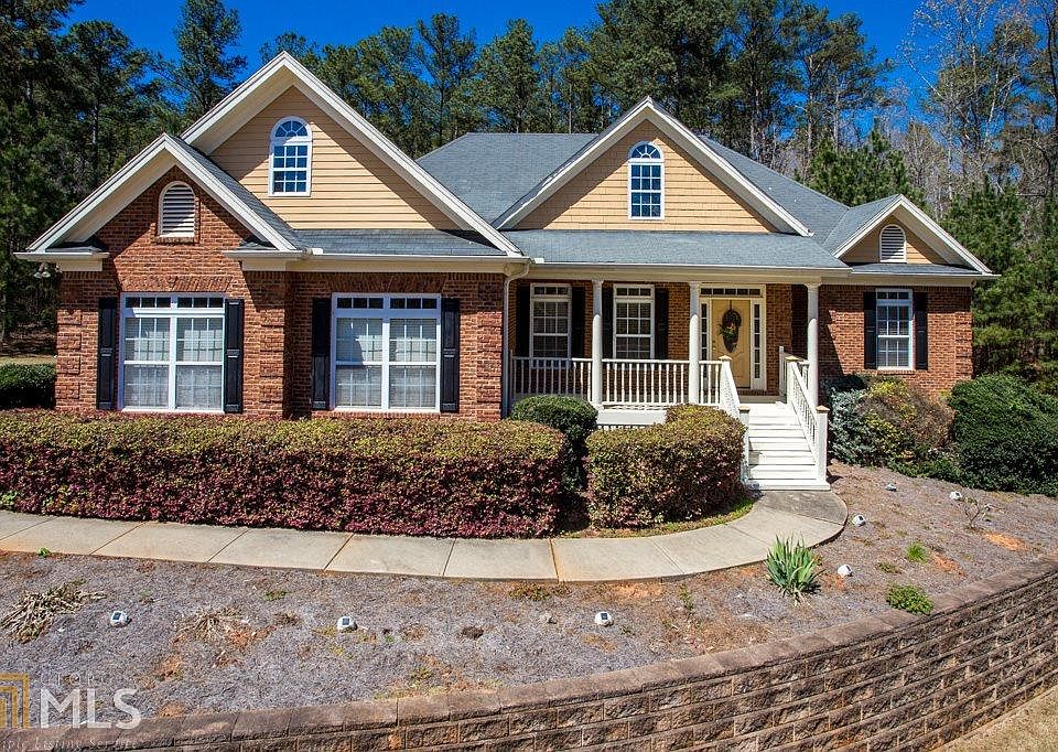 2nd image of 2213 Crescent Walk