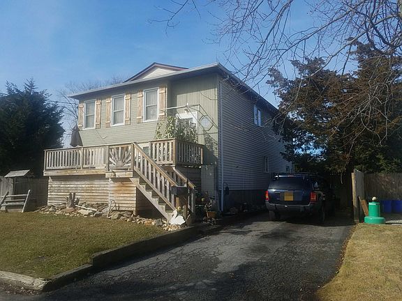 3rd image of 157 Sumpwams Ave