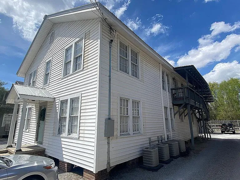 229 E State St #M — Photo 11