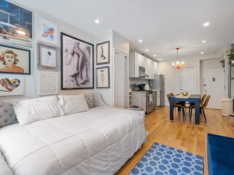 89 Christopher St #4 — Photo 4