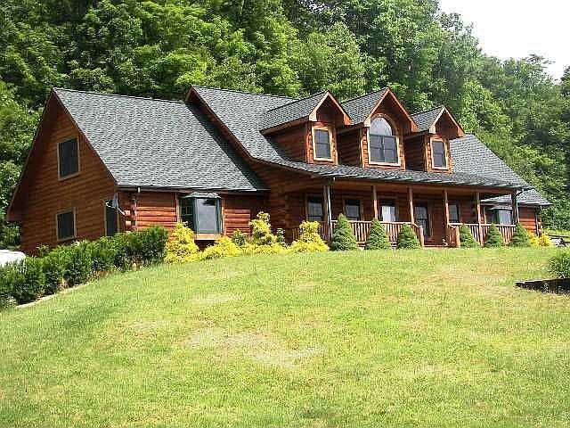 1st image of 215 Kemp Dr