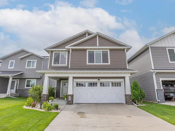 1113 Albert Ct W, West Fargo, ND 58078