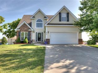 813 Porter Ridge Rd, Kearney, MO 64060