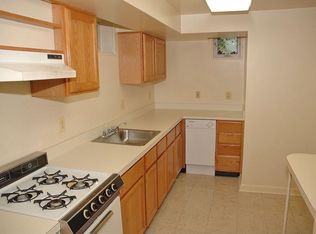 4618 Highland Ave APT A, Bethesda, MD 20814