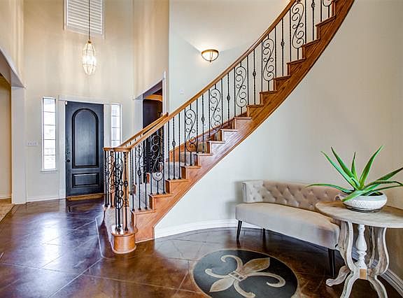 3rd image of 1620 High Valley Ln