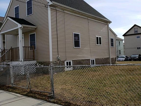 2nd image of 226 Clifford St