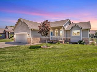 1430 Redbud Ct, Halstead, KS 67056