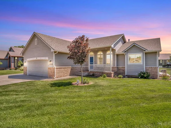 1430 Redbud Ct, Halstead, KS 67056