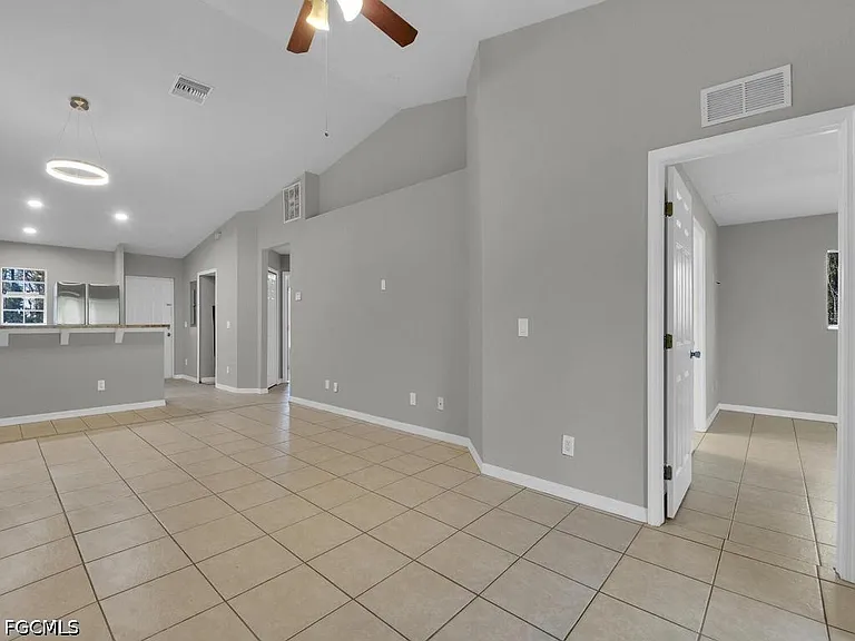 801 Meadow Rd #801 — Photo 5