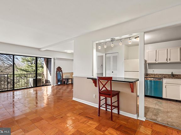 3rd image of 4416 Island Pl APT 203