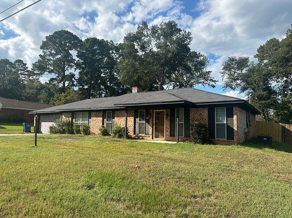 2204 Woodbine Dr