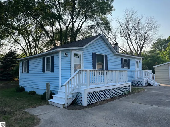 711 E Lincoln St, East Tawas, MI 48730
