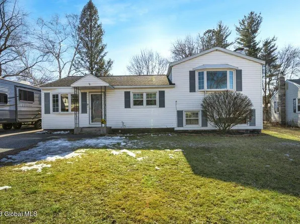 9 Plaske Drive, Schenectady, NY 12309