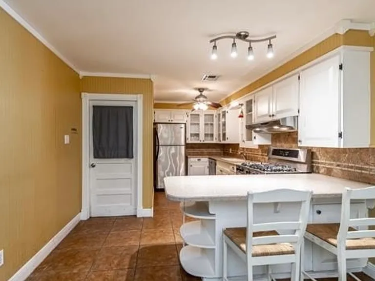 2407 Arlington Pl — Photo 30