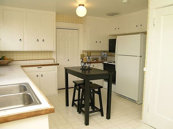 Bright and cheery kitchen