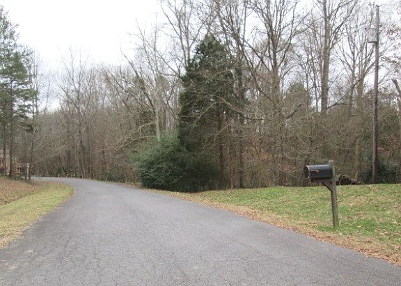 3rd image of 3422 Breezewood Dr