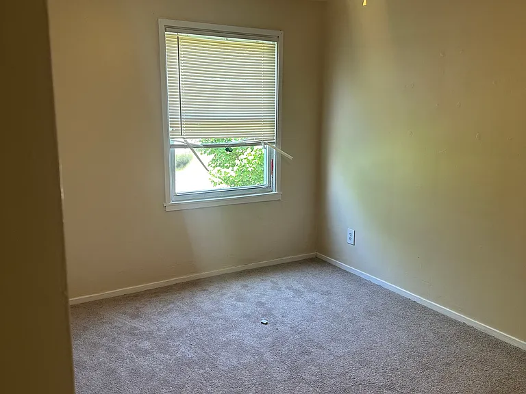 951 N Central Dr — Photo 6