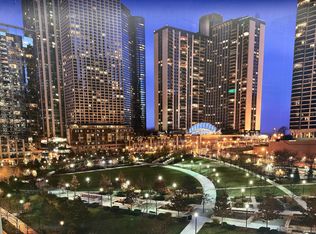 400 E Randolph St APT 2806, Chicago, IL 60601
