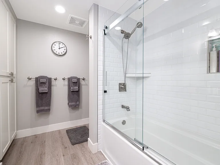 2400 5th Ave #115 — Photo 8