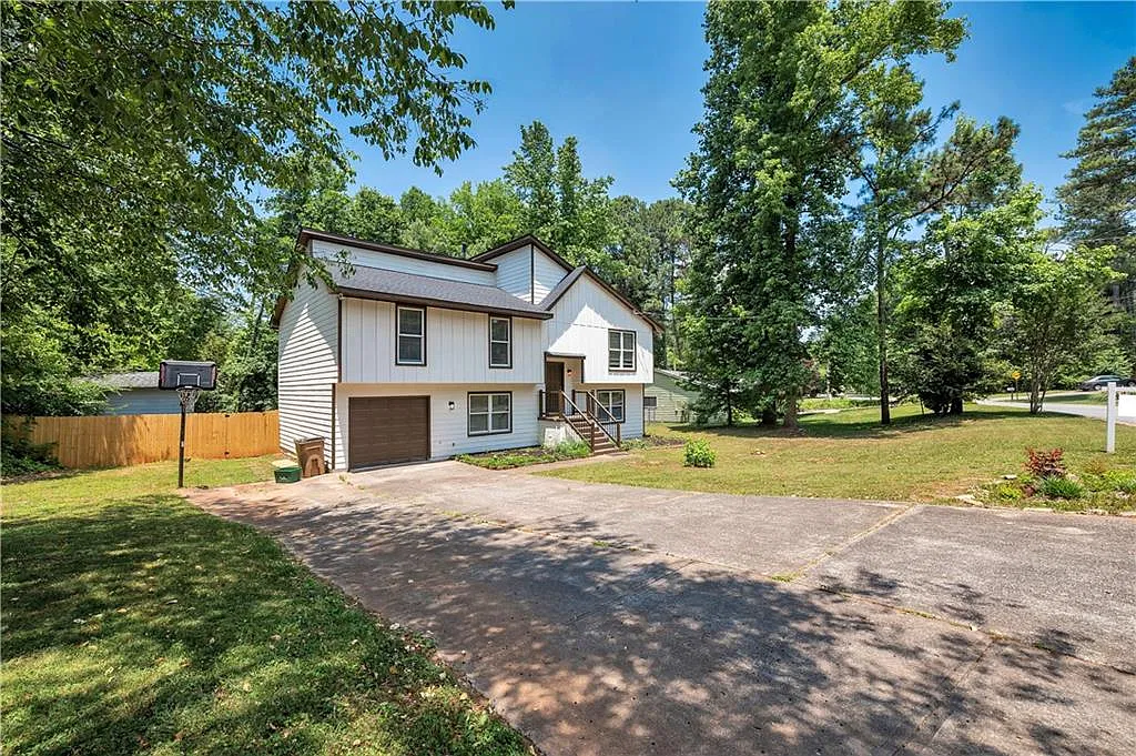 5 bed, 2953 sqft, $2,795 — Photo 1