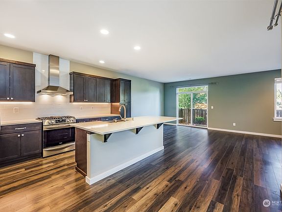 4th image of 11609 175th Street E